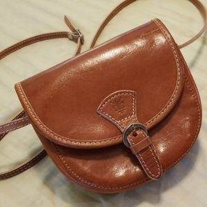 Tan leather handbag-compact